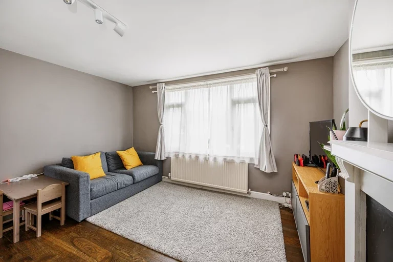 House Elderberry Road in Greater London