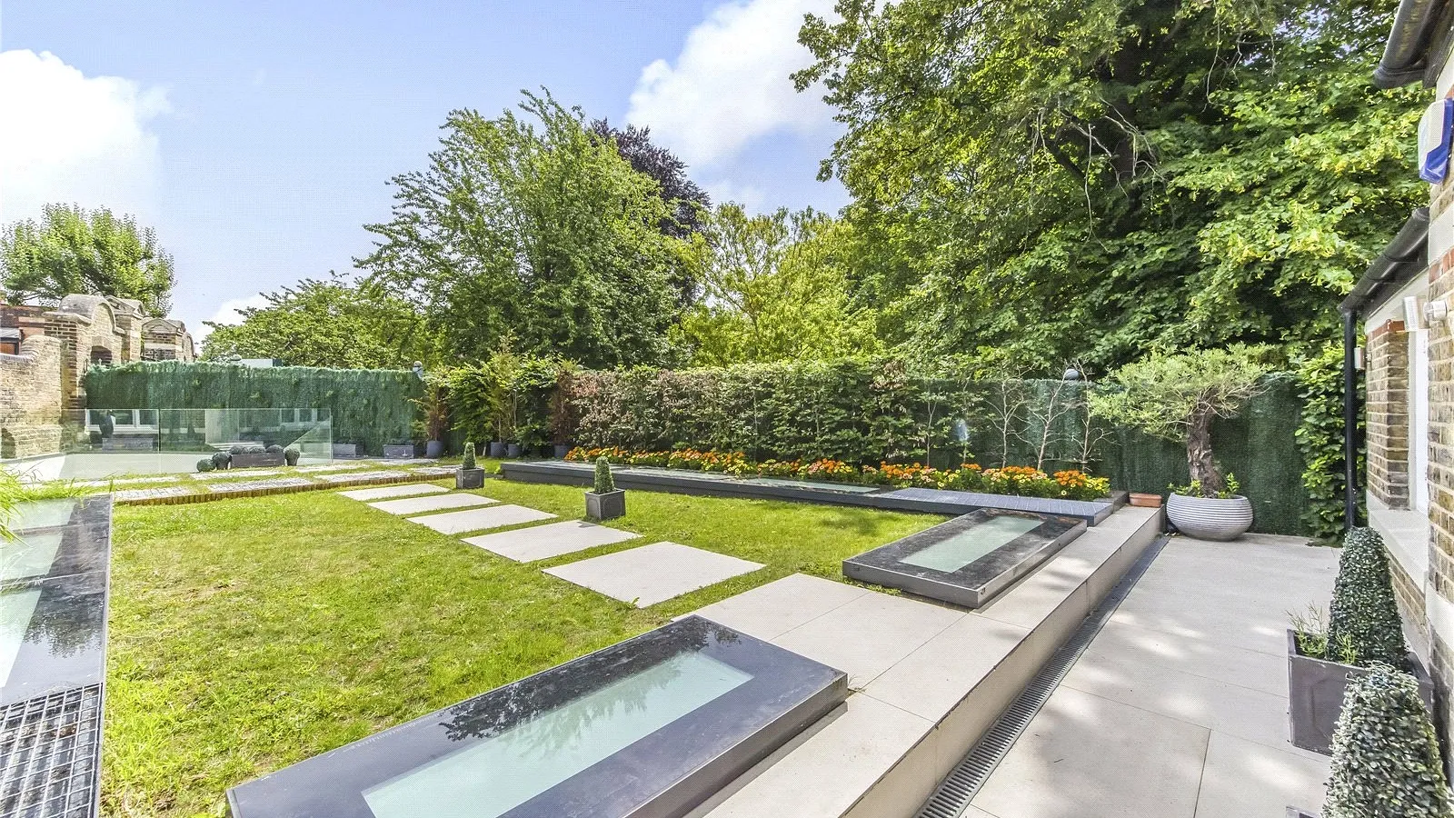 House Margravine Gardens in Greater London