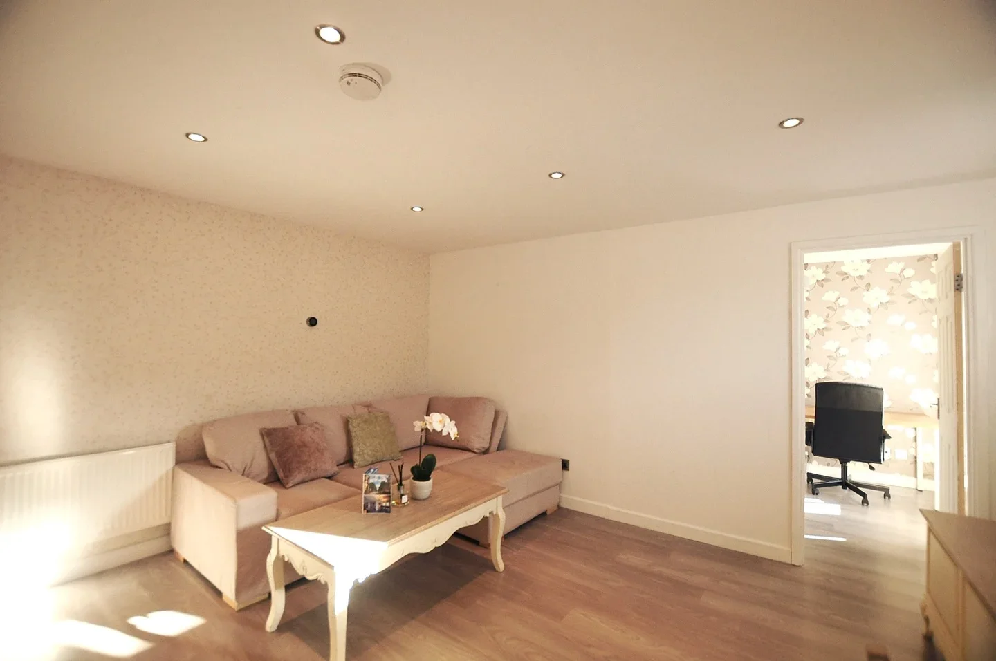 Flat Wesley Avenue in Greater London