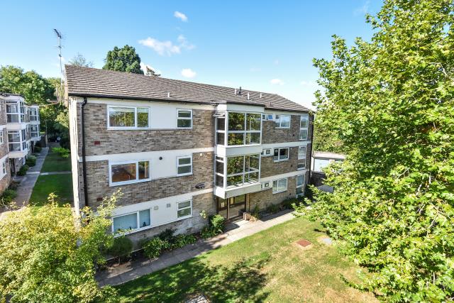 Flat Cholesbury Grange in Oxford