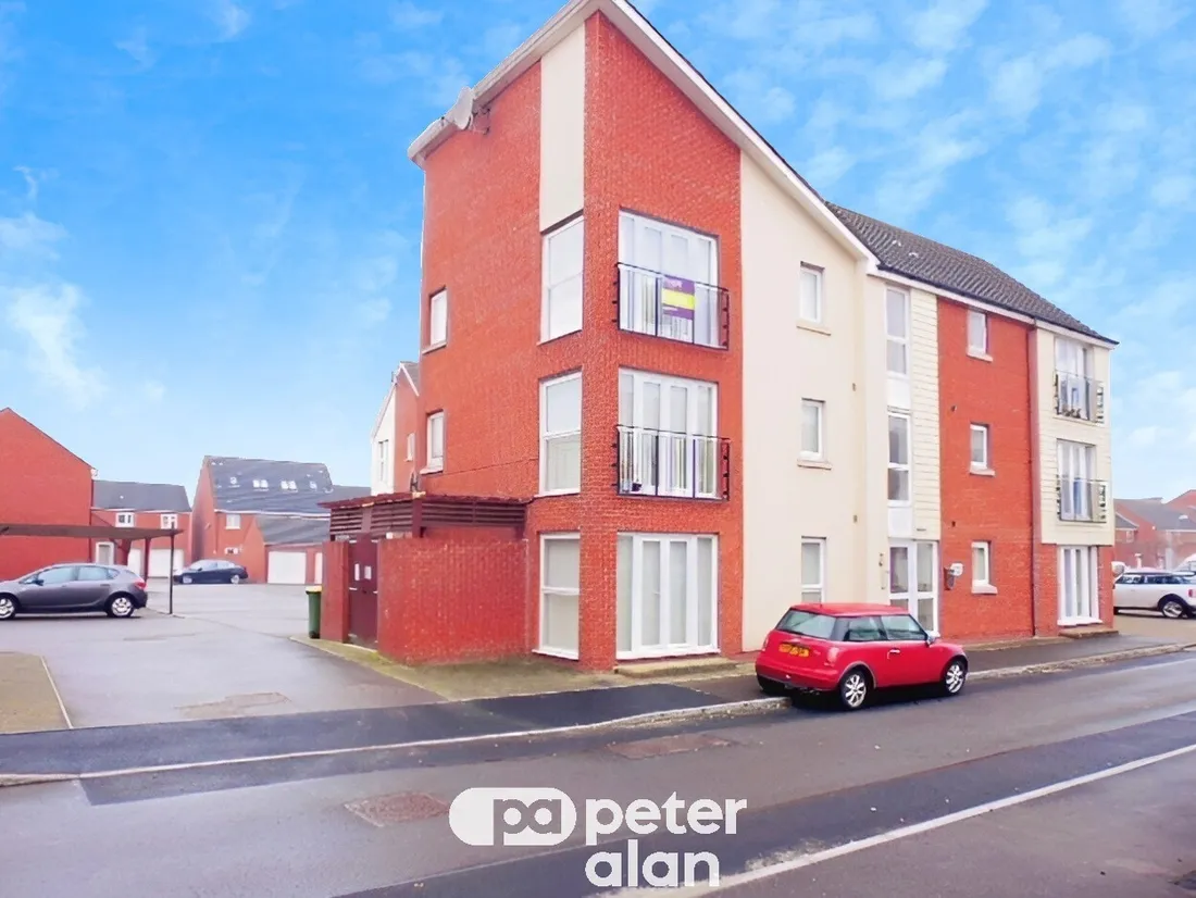 Flat Alicia Crescent in Newport