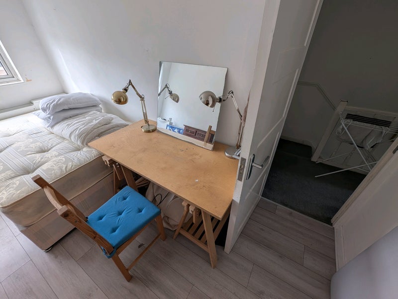 Room Fellows Court in Greater London