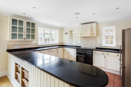 House Midway in Elmbridge