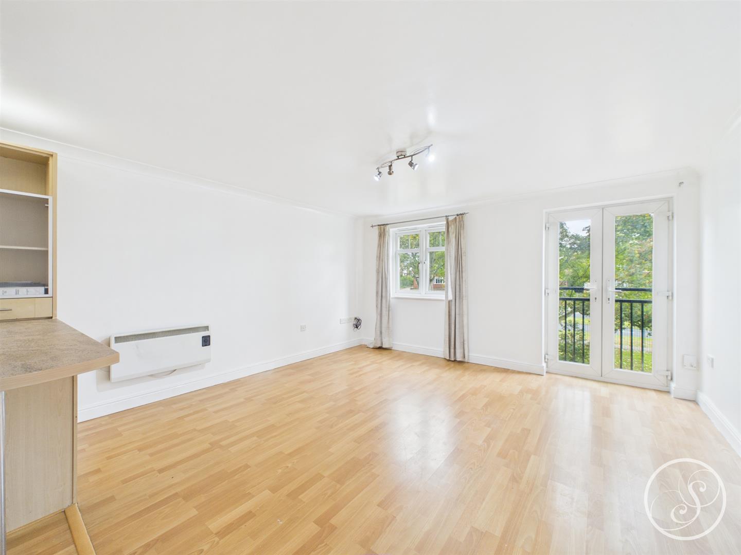 Flat Brackenhurst Place in Leeds