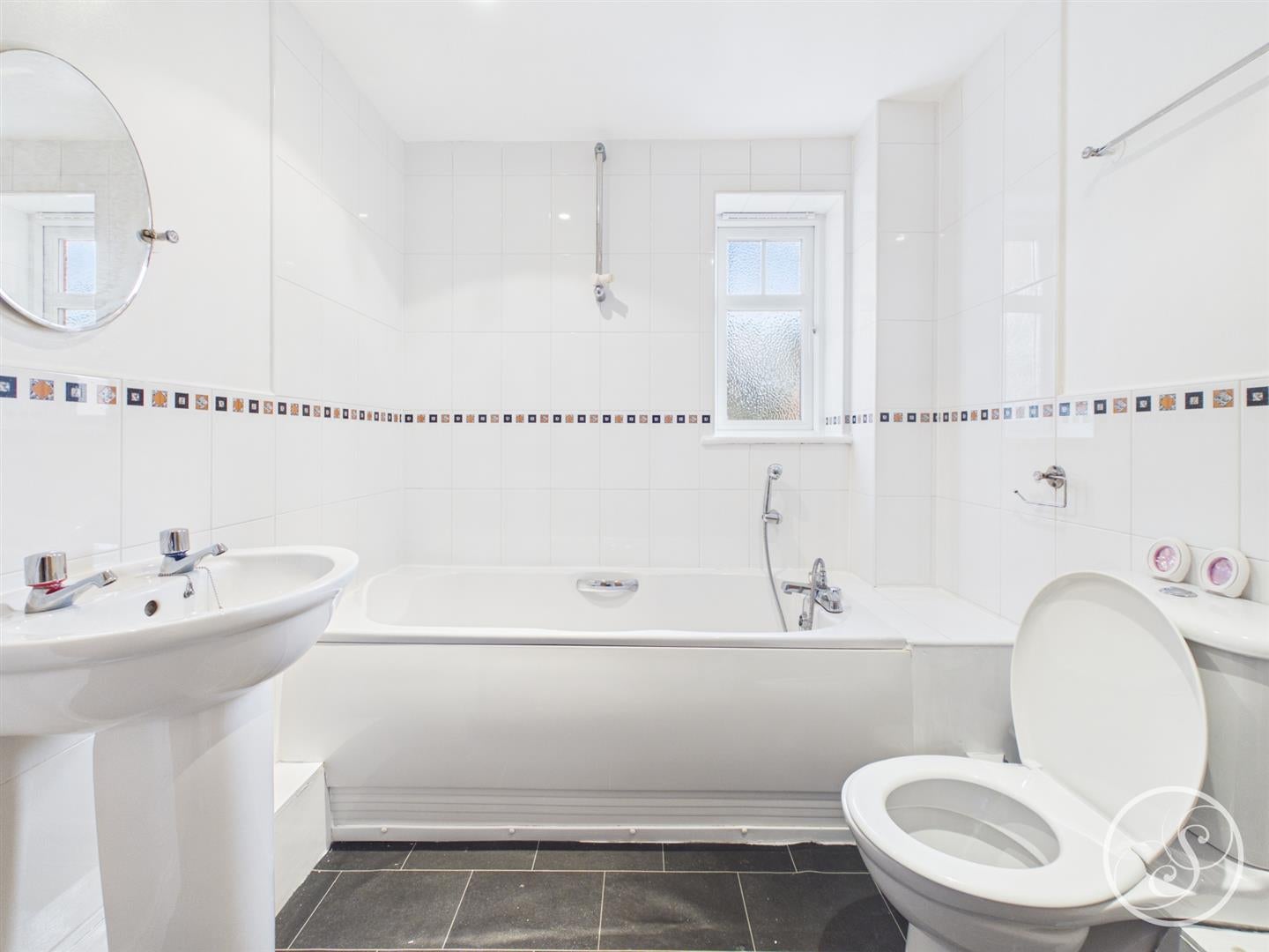 Flat Brackenhurst Place in Leeds