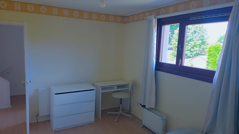 Room Egilsay Street in Glasgow