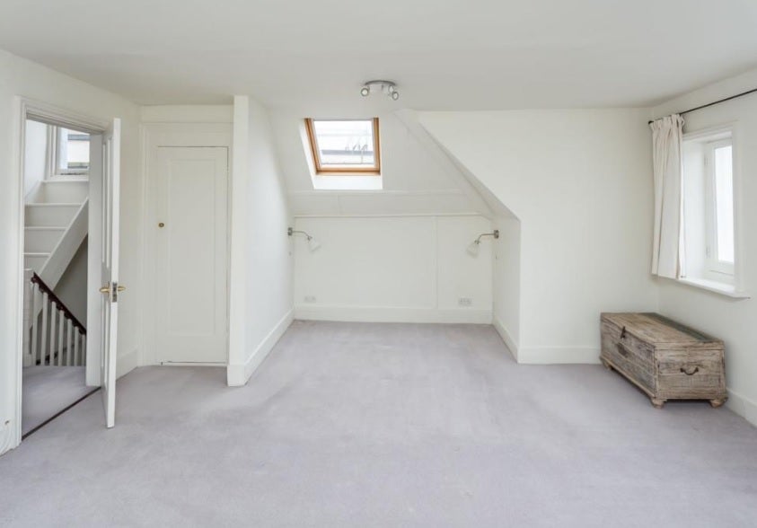 Flat Chalcot Crescent in Greater London