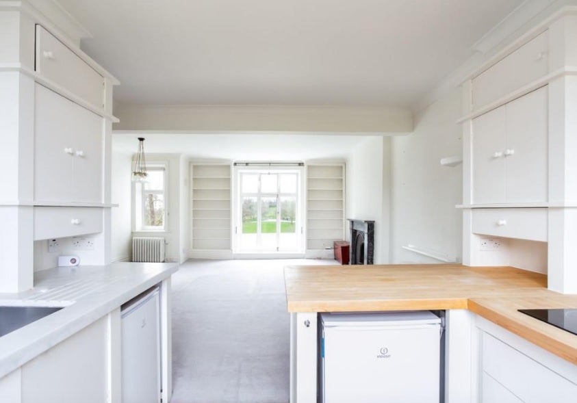 Flat Chalcot Crescent in Greater London