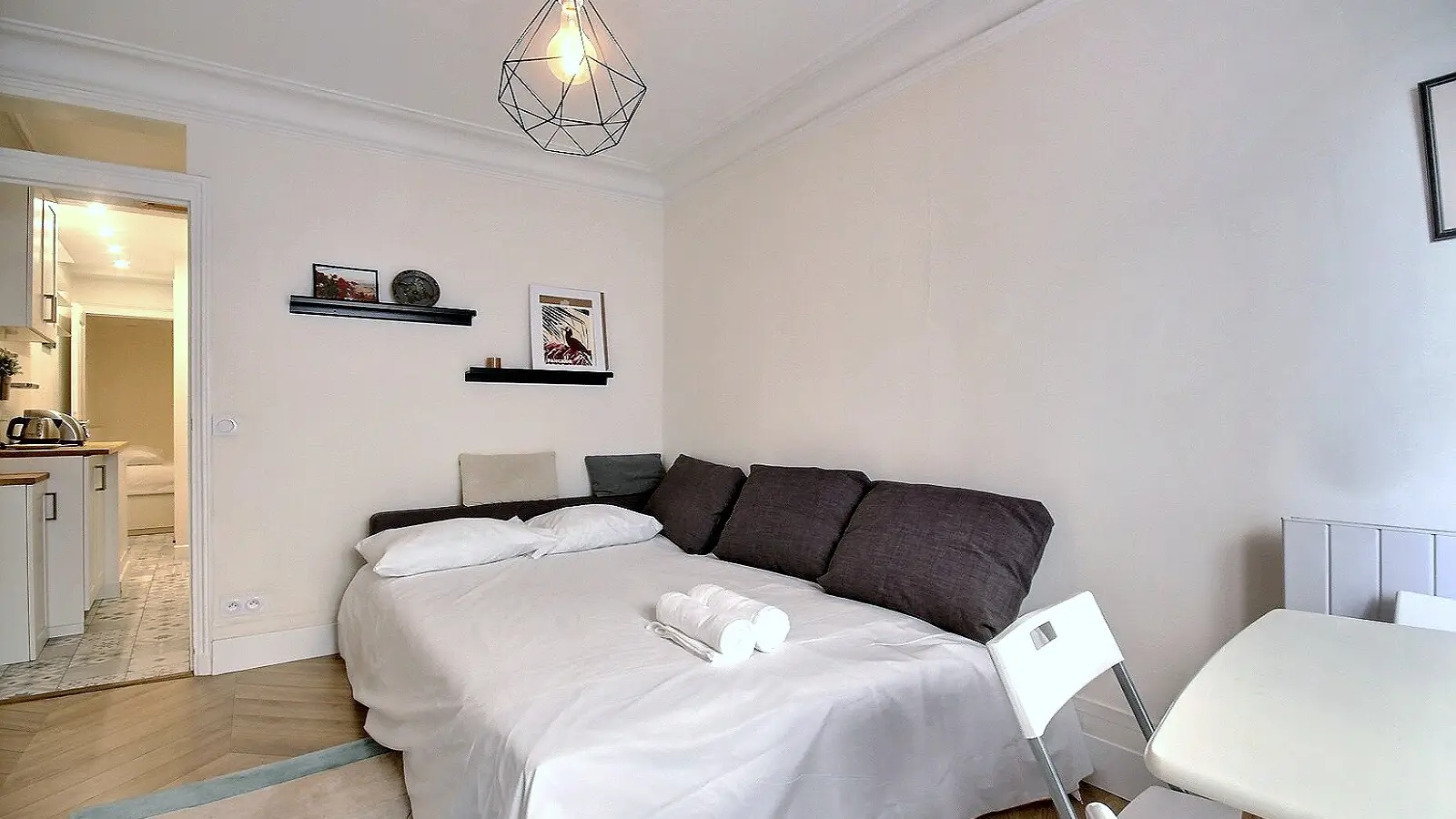 Flat Rue Ravignan in Paris