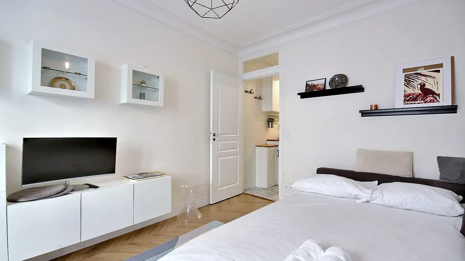 Flat Rue Ravignan in Paris