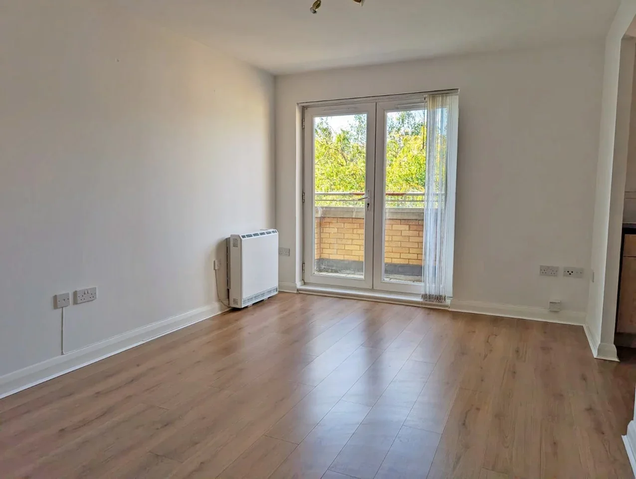 Flat Manning Gardens in Greater London