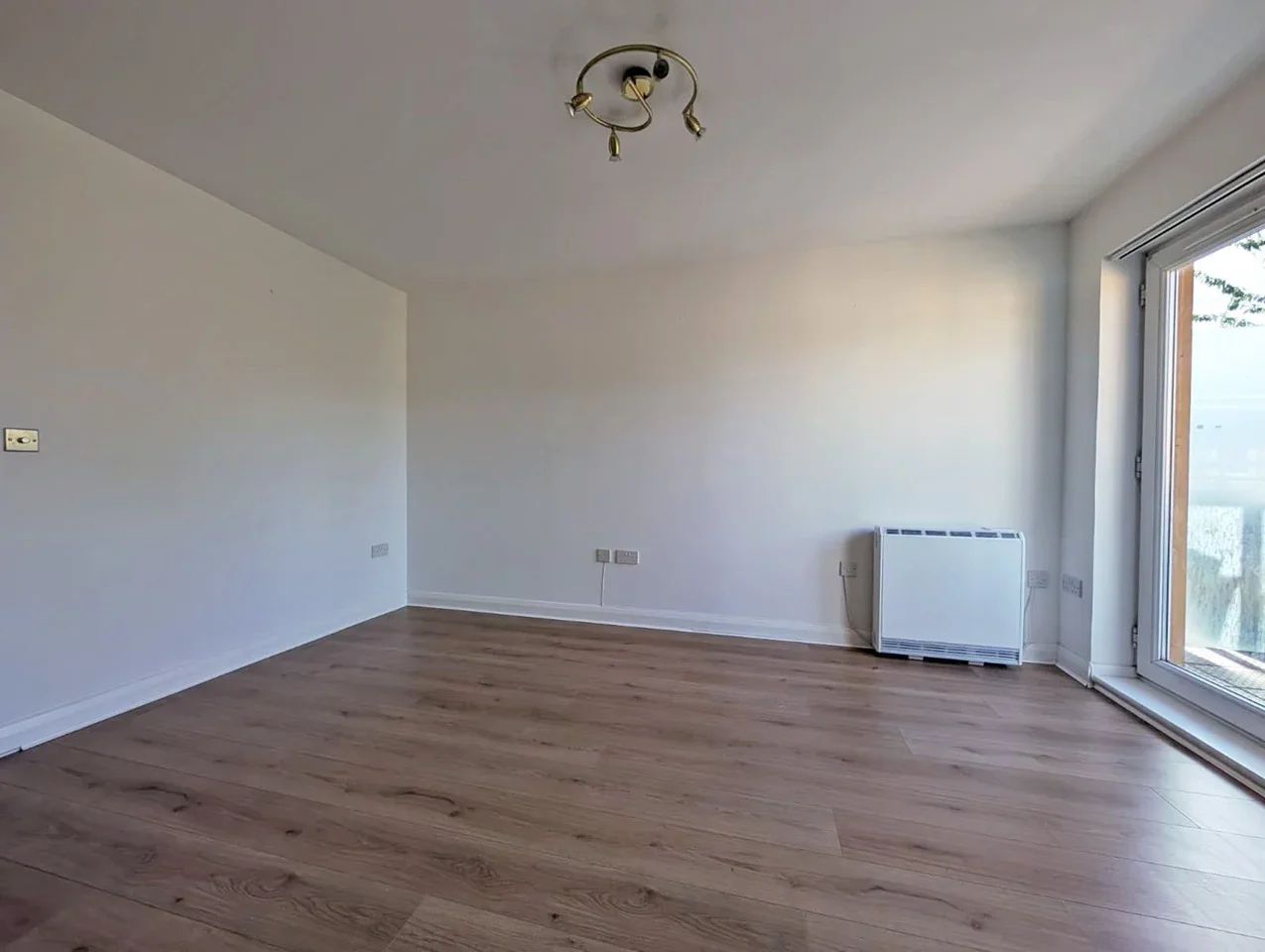Flat Manning Gardens in Greater London
