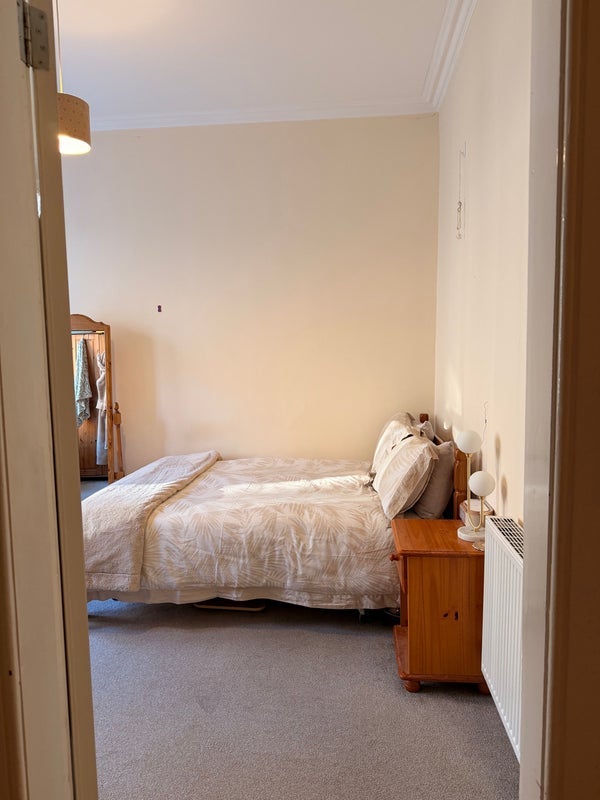 Room Murieston Crescent in City of Edinburgh