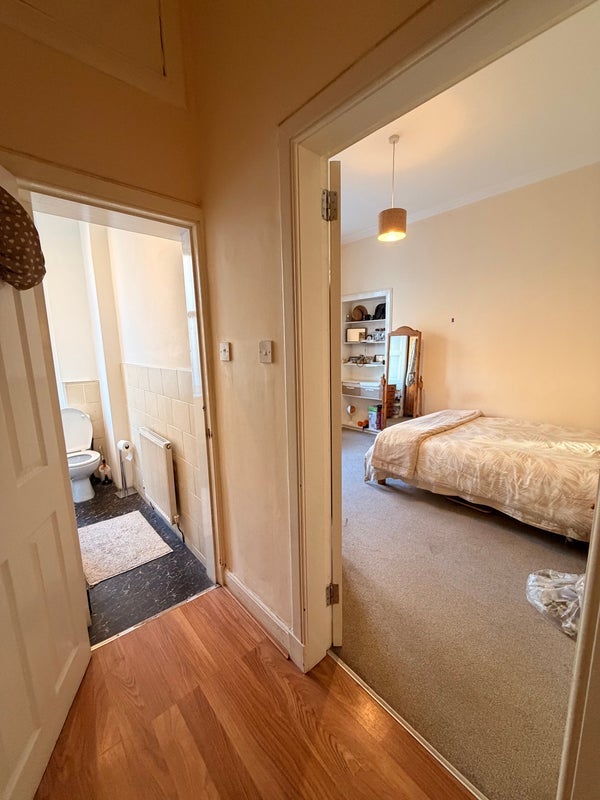 Room Murieston Crescent in City of Edinburgh