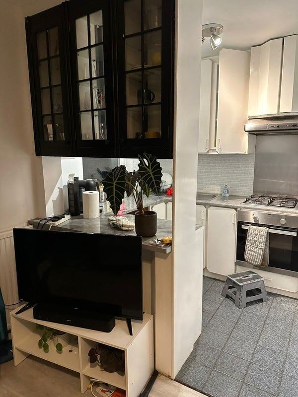 Room Rogers Road in Greater London