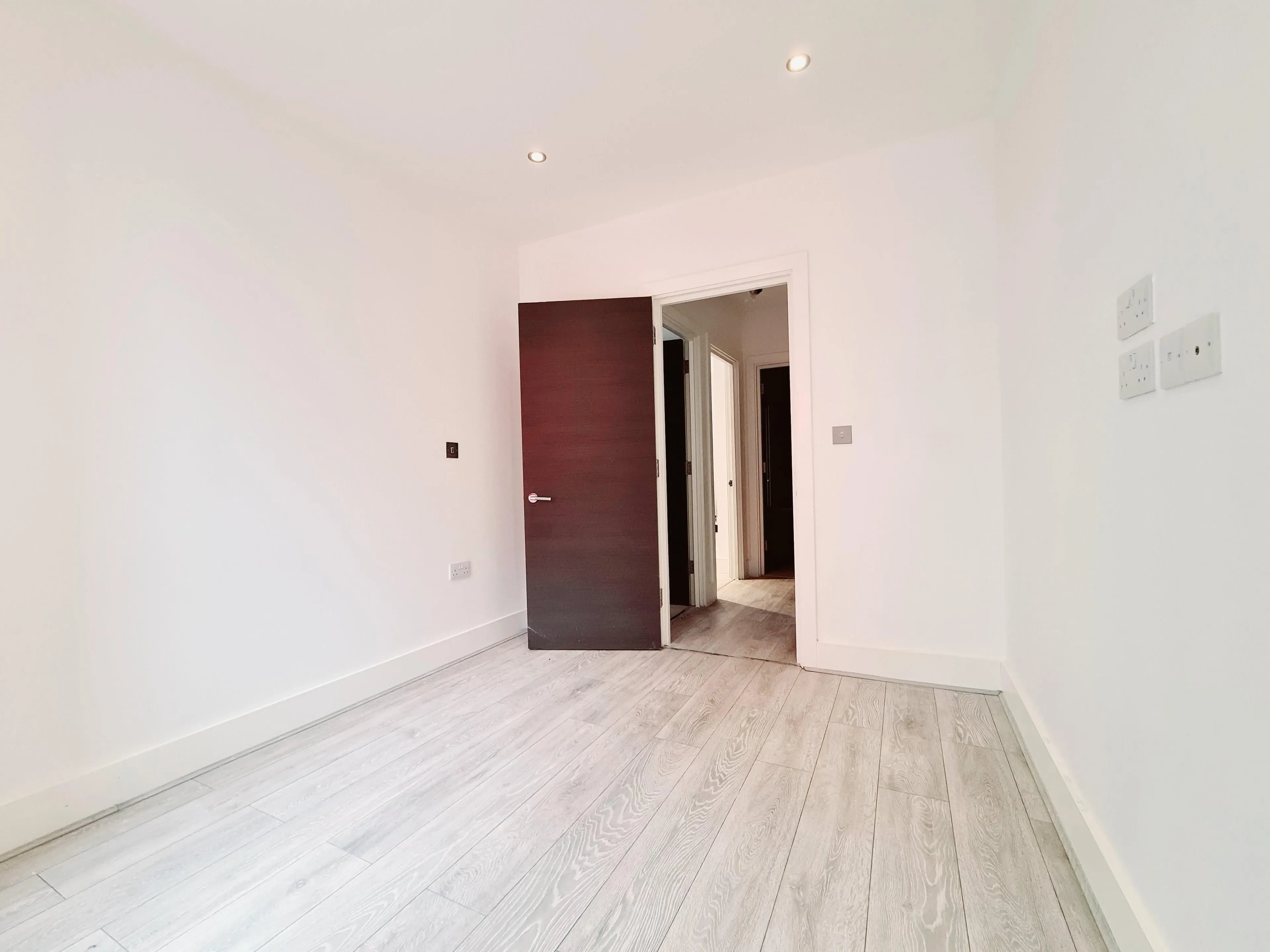 Flat Clarendon Road in Watford