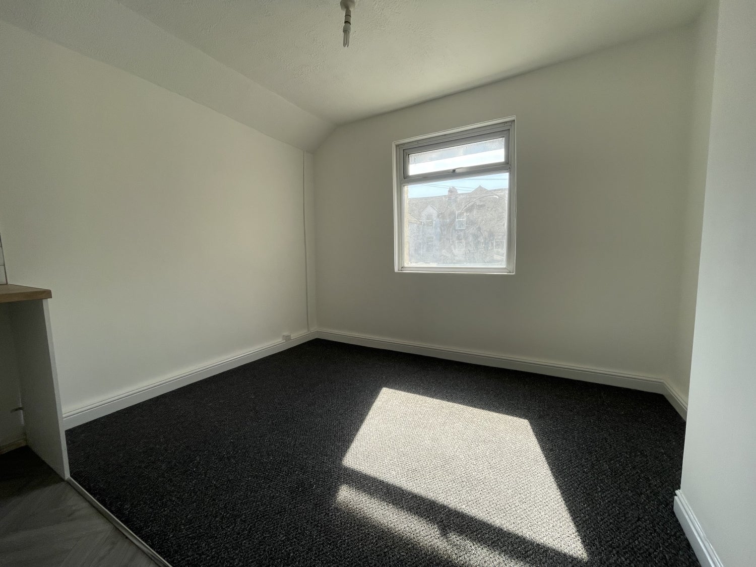 Flat Llanbleddian Gardens in Cardiff