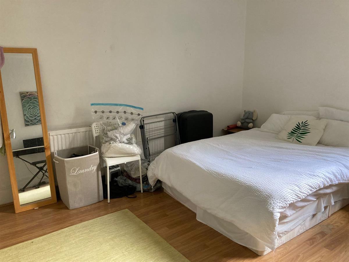 Flat Widdenham Road in Greater London