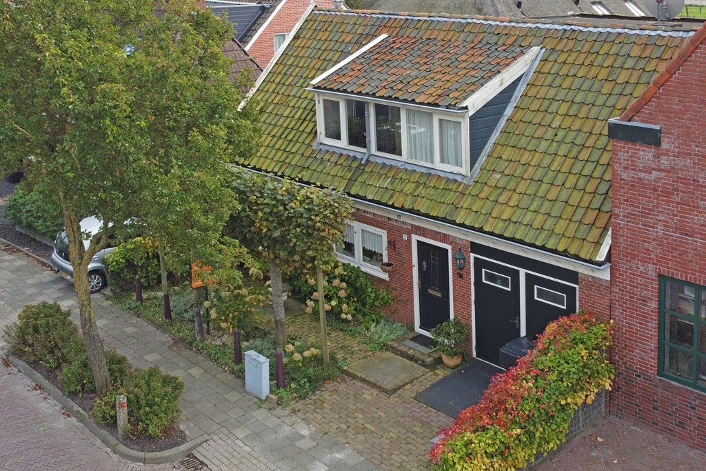 Huis Doarpsstrjitte 37 in Ljussens