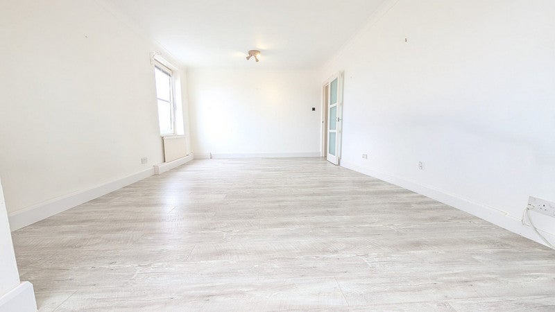 Flat West Parade in Worthing