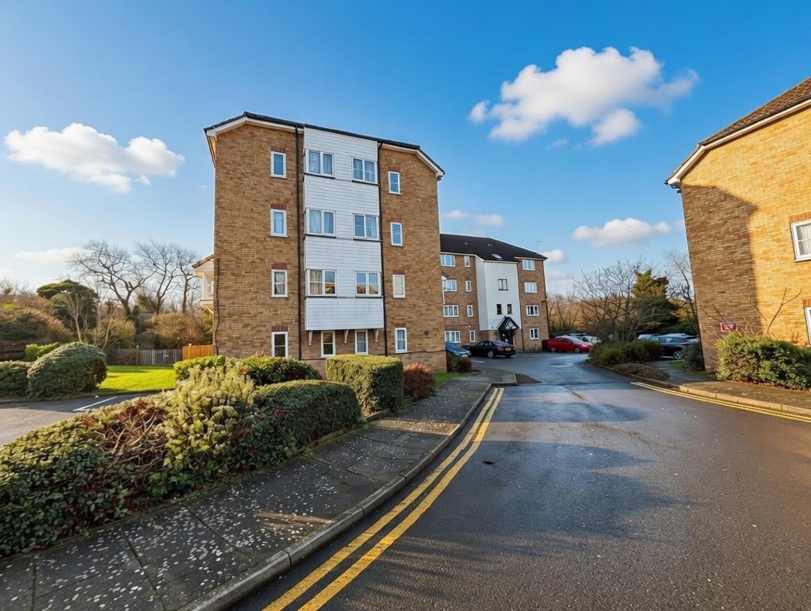 Flat Chaplin Road in Greater London