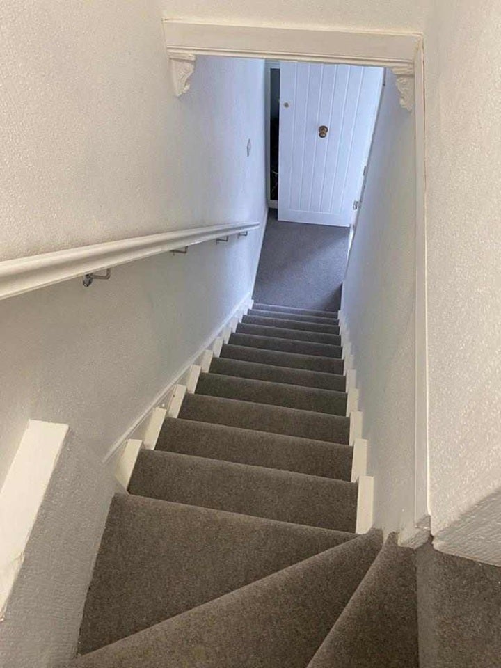 Flat Sylvan Avenue in Greater London