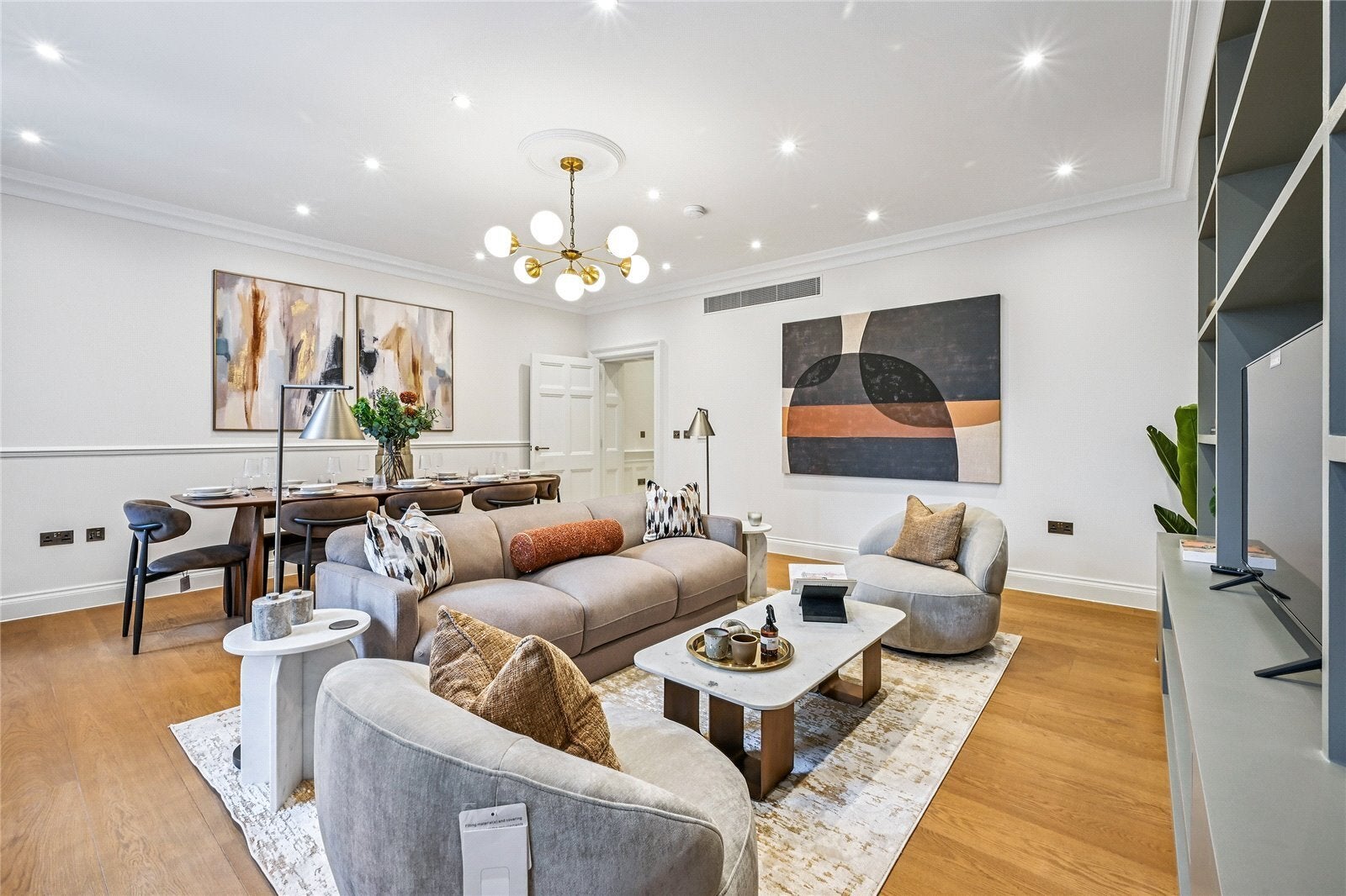 Flat Stratton Street in City of Westminster