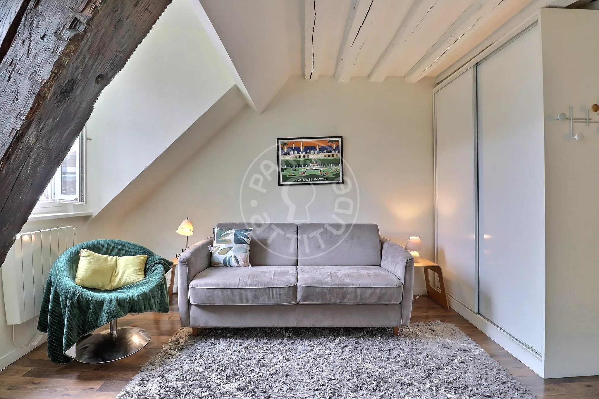 Appartement Rue Sainte-Croix de la Bretonnerie à Paris