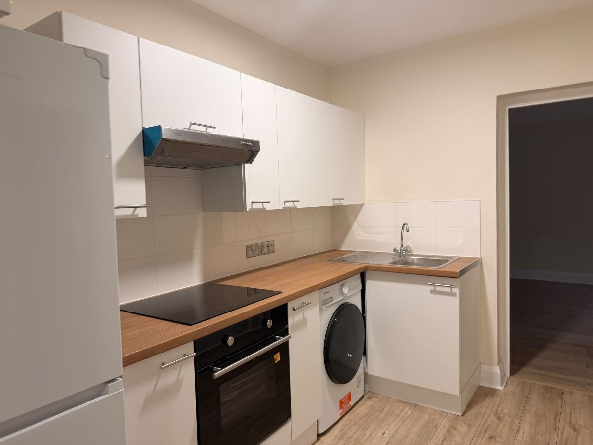 Flat Willesden Lane in Greater London