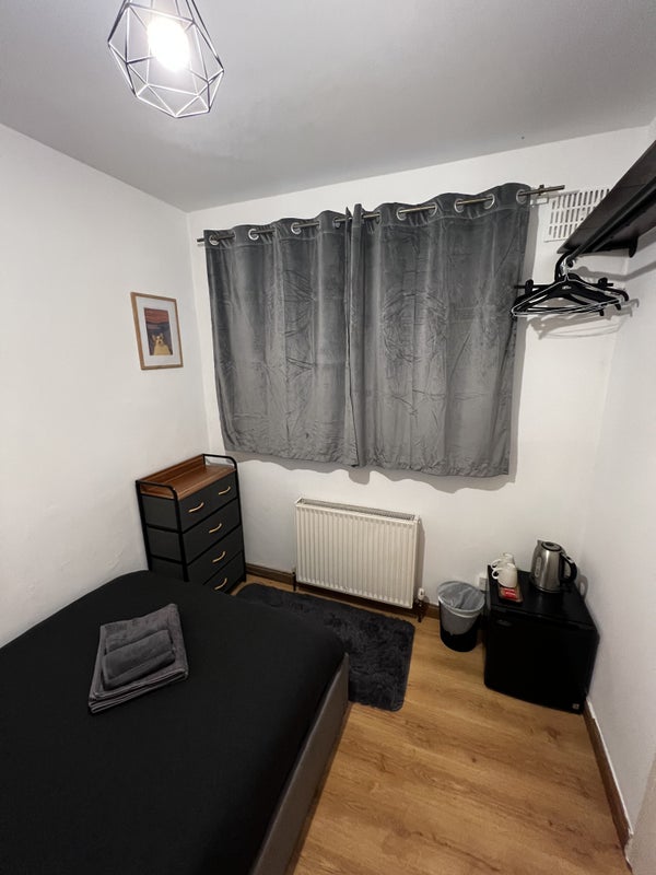 Room Bevenden Street in Greater London