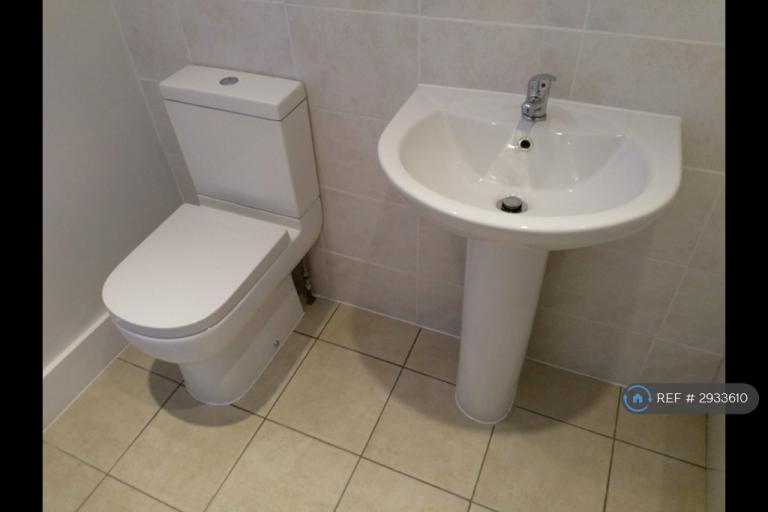 Room St Leonards Road in Southend-on-Sea