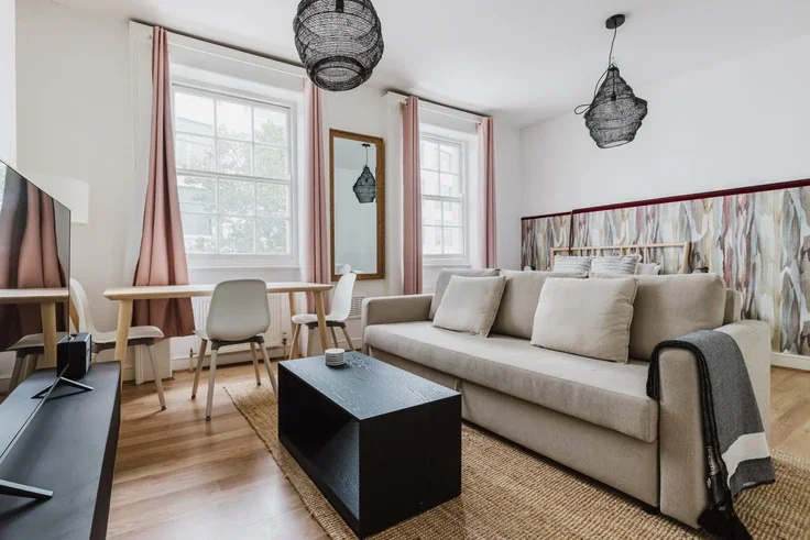 Flat Mornington Crescent in Greater London