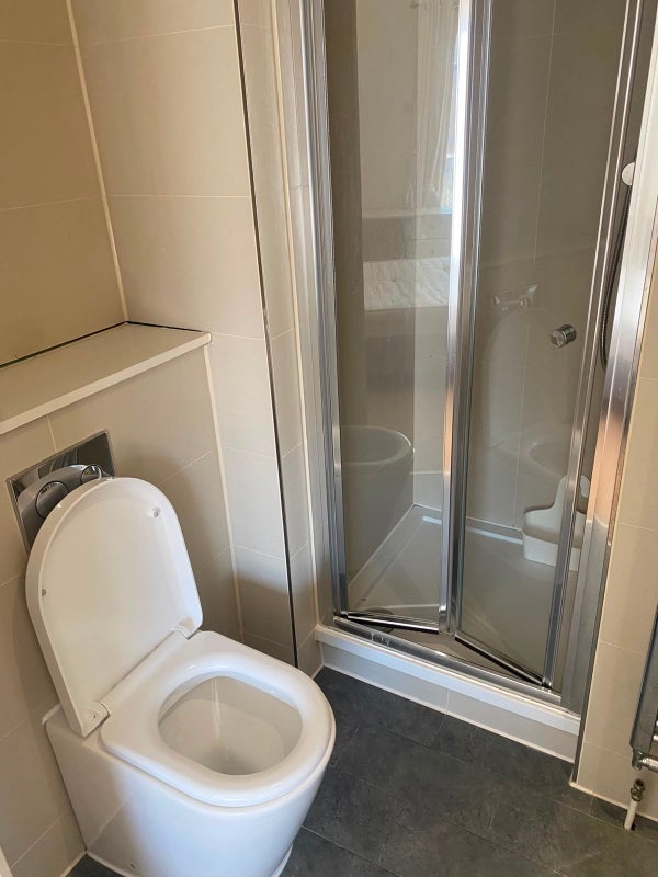 Room Plover Way in Greater London