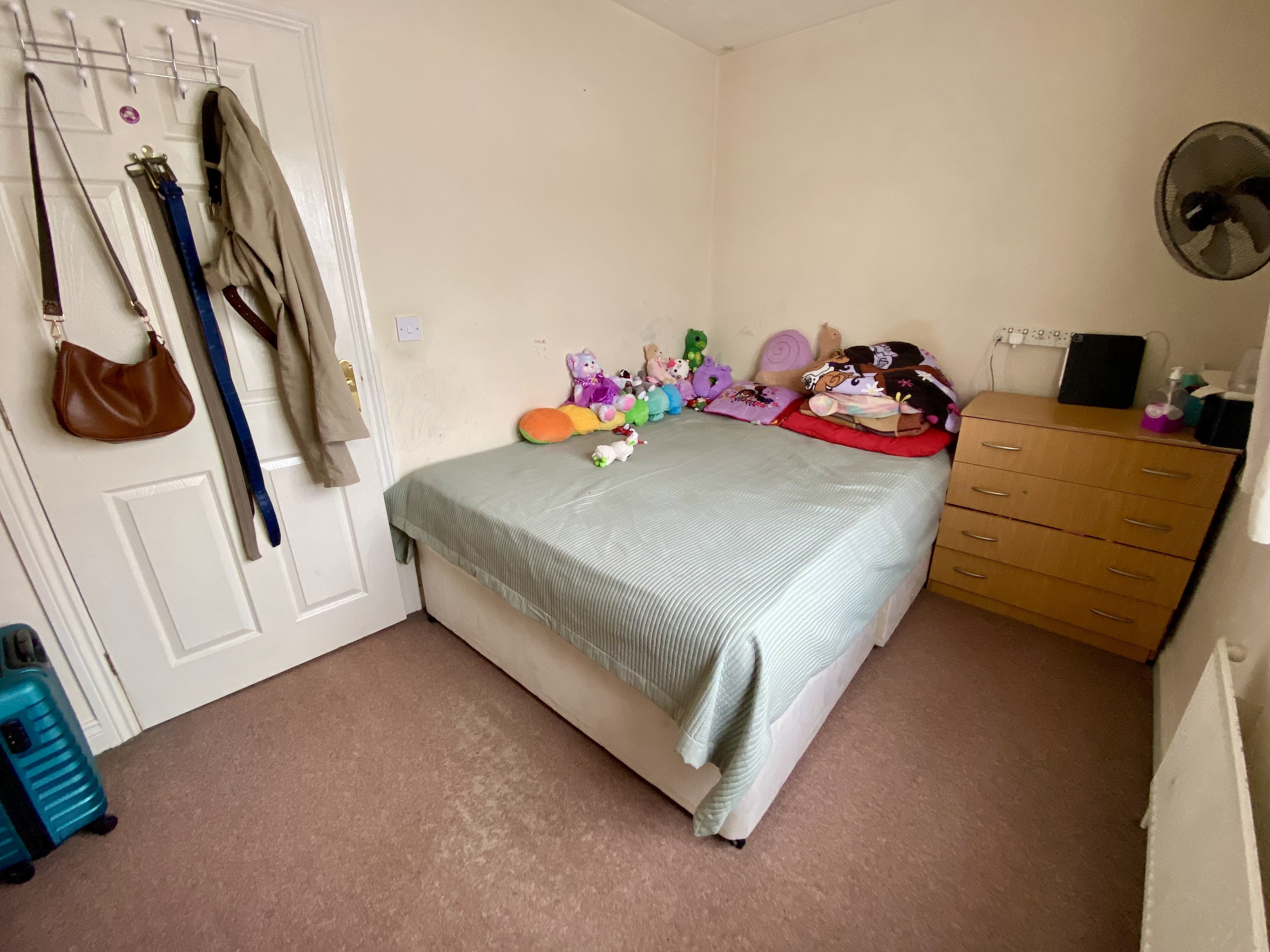 House Farndale Close in Leicester
