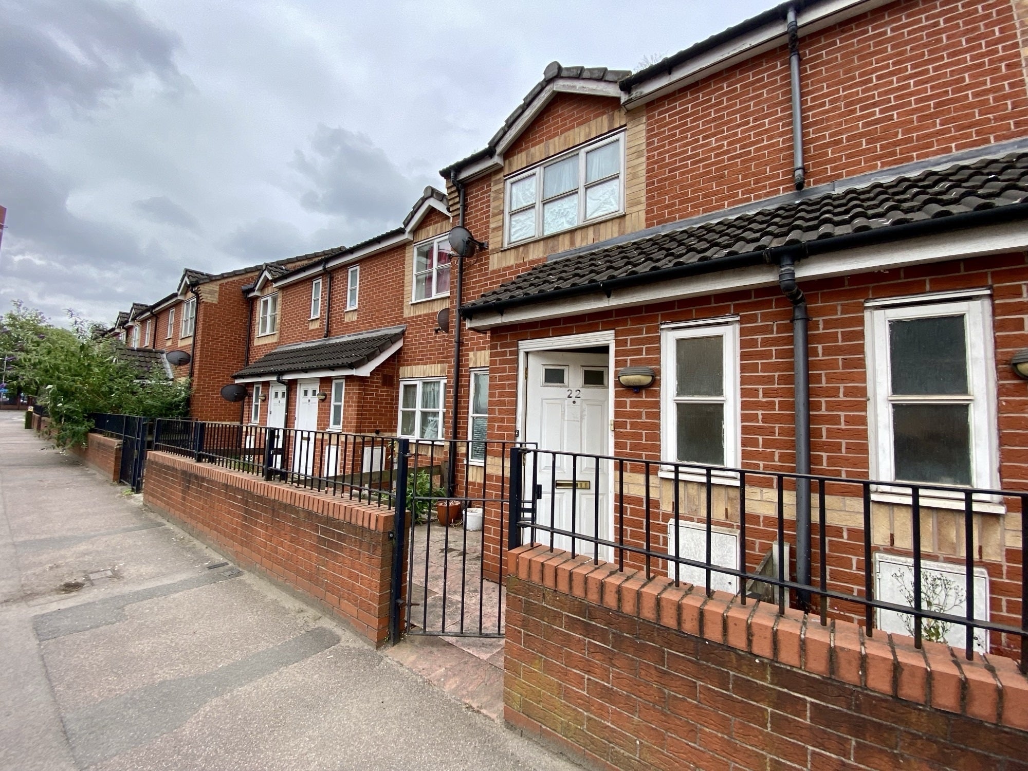 House Farndale Close in Leicester
