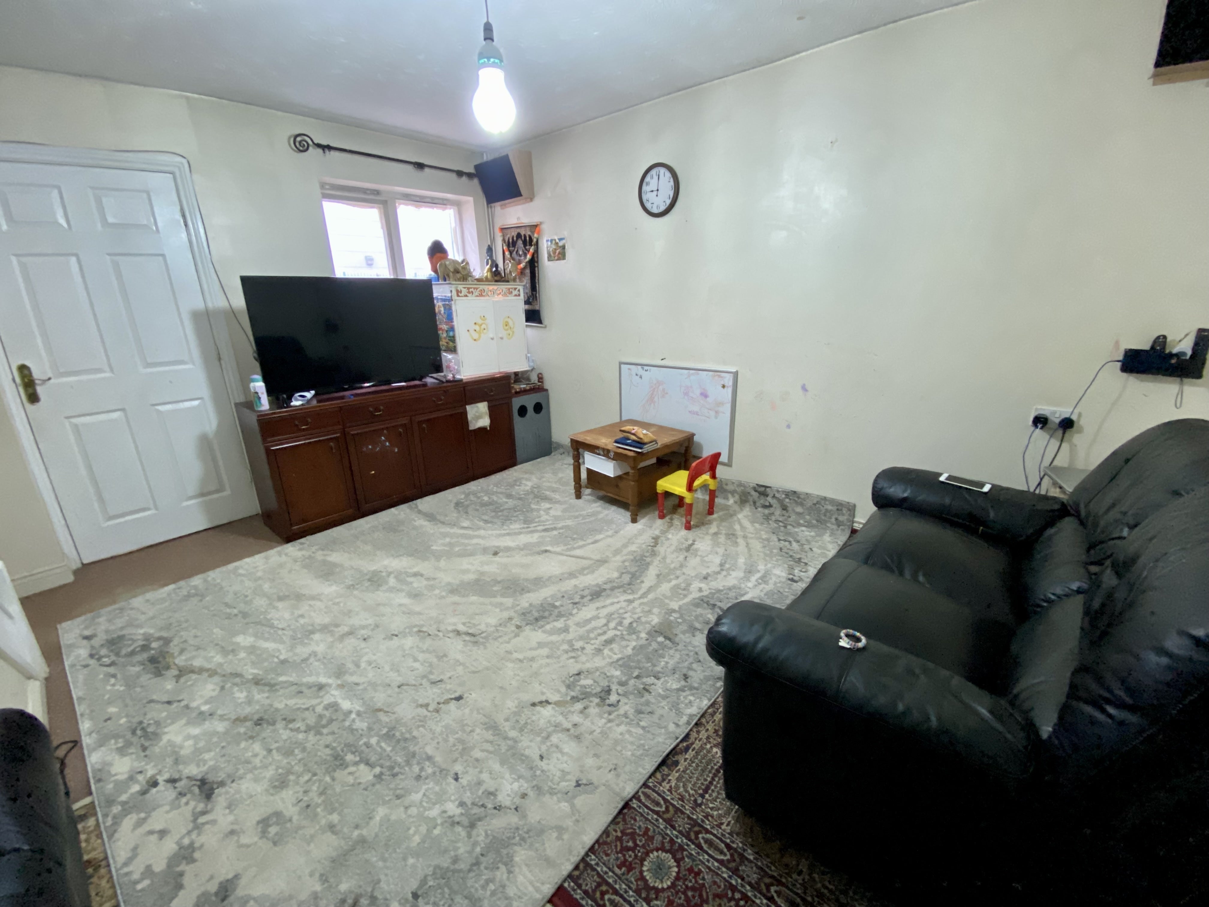 House Farndale Close in Leicester