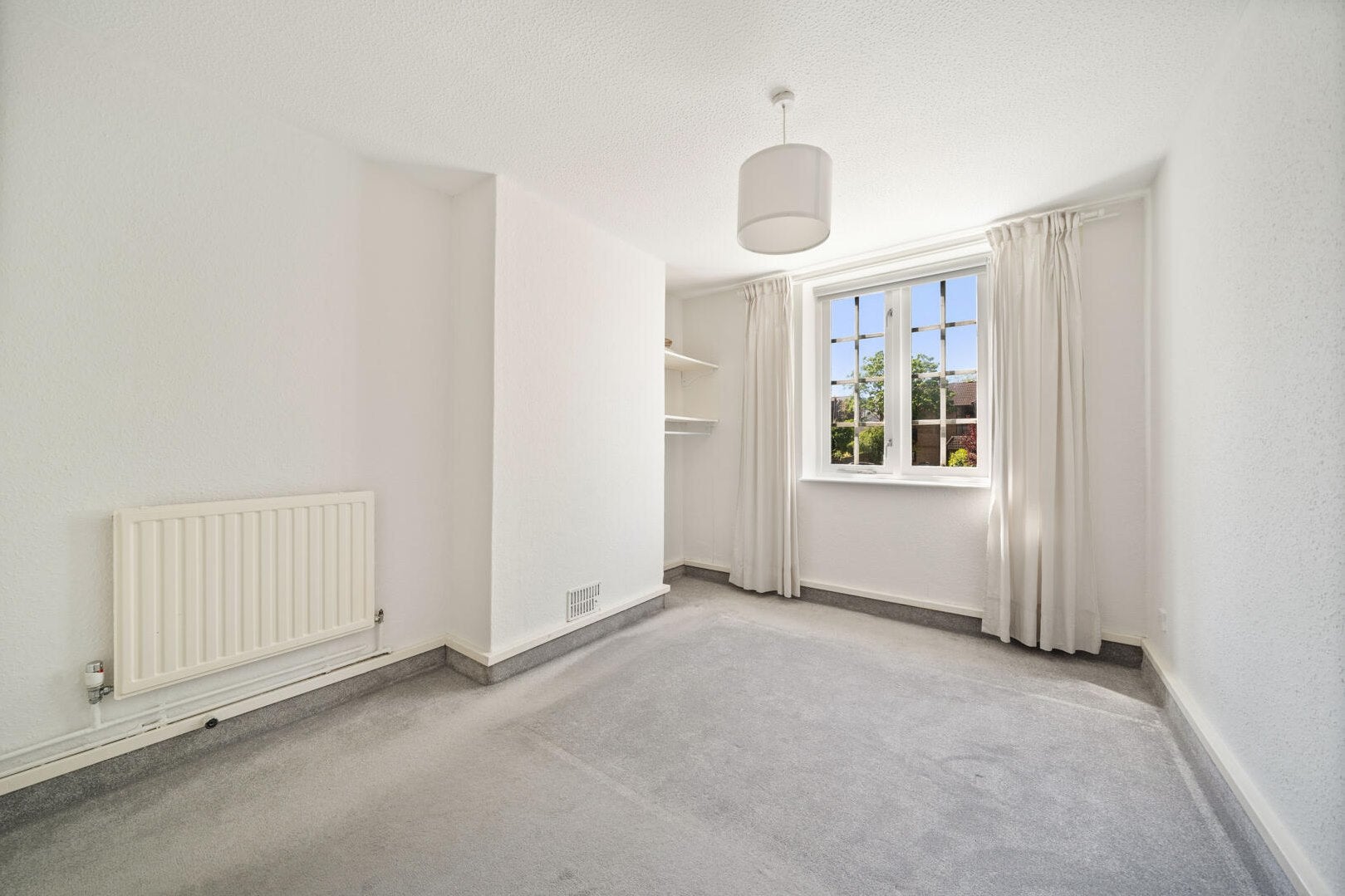 Flat Frogmore in Greater London