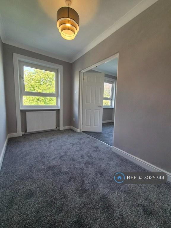 Flat Crofthill Road in Glasgow
