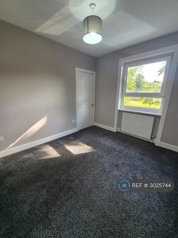 Flat Crofthill Road in Glasgow