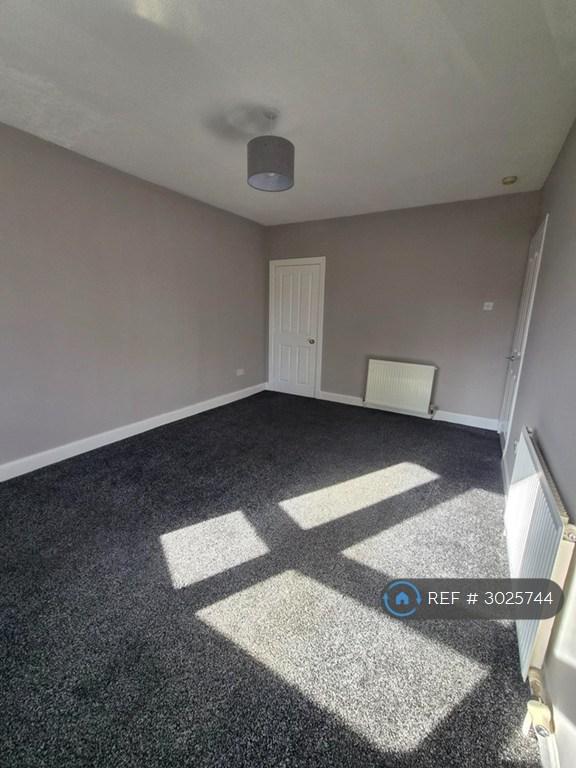 Flat Crofthill Road in Glasgow