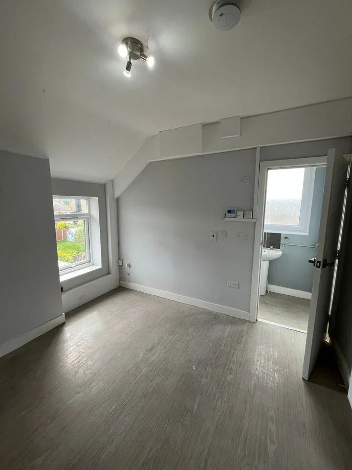 Flat Barton Hill Drive in Borough of Swale