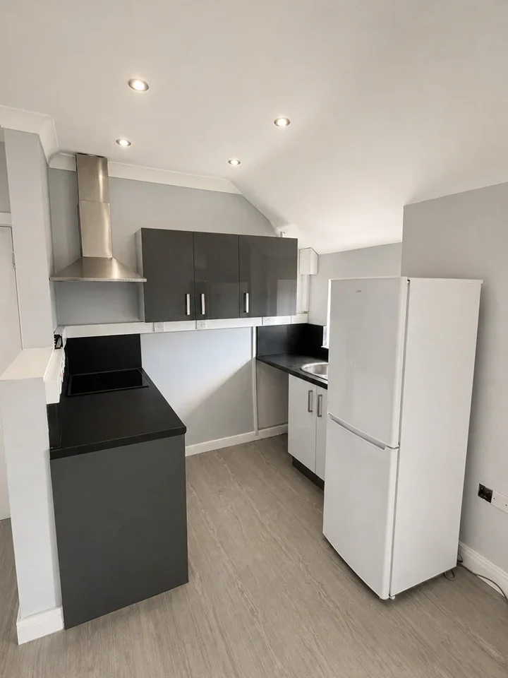 Flat Barton Hill Drive in Borough of Swale