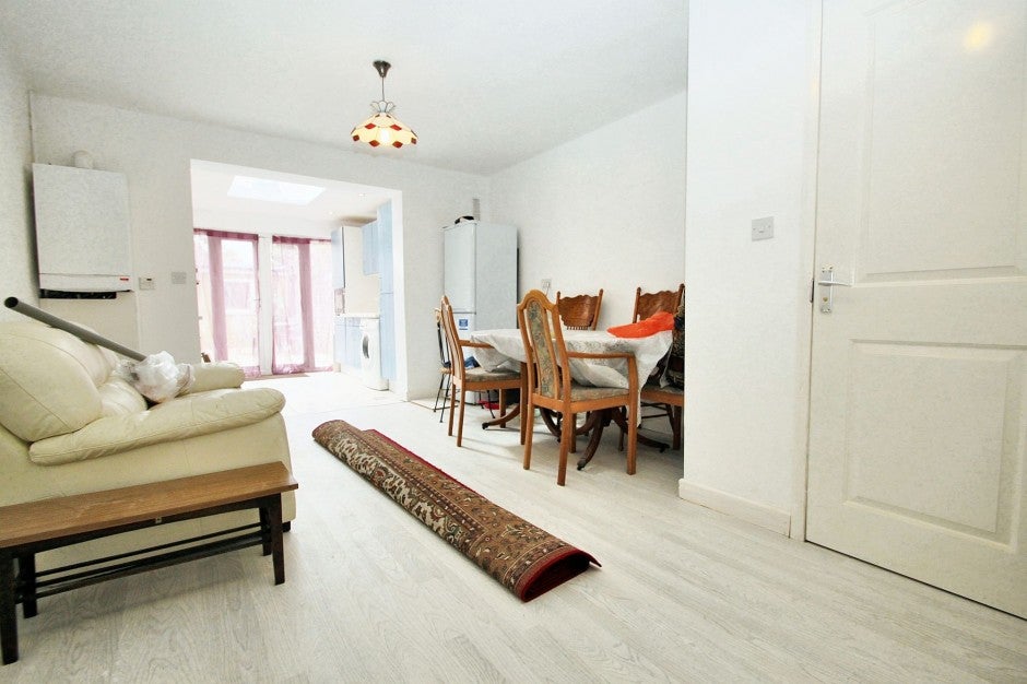 Flat Ivanhoe Close in Greater London