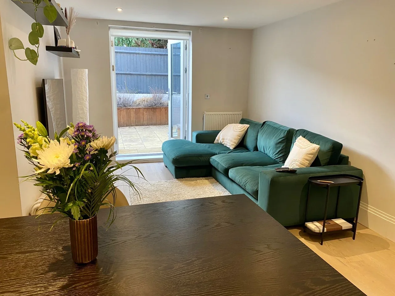 Flat Ewell Road in Greater London