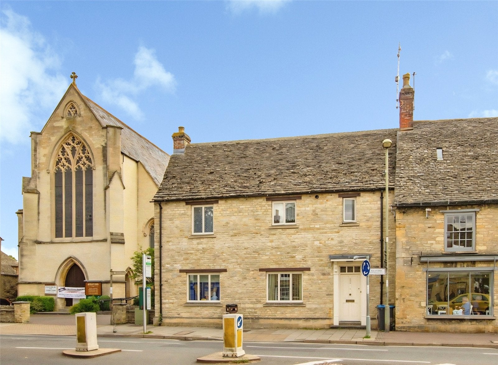 Flat Wesley Walk in West Oxfordshire