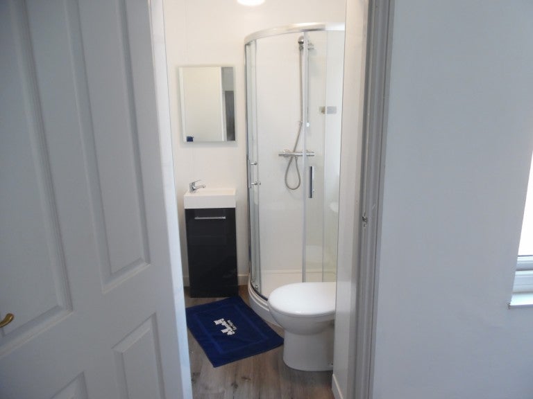 Room Colwyn Road in Northampton