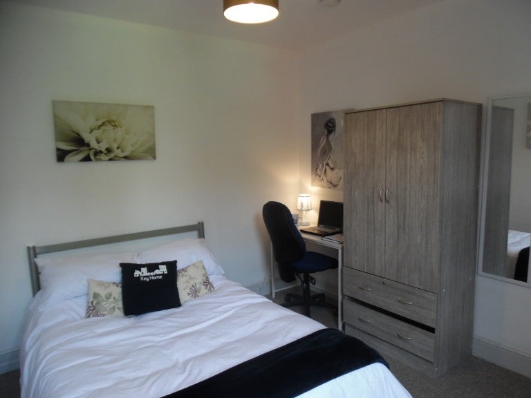 Room Colwyn Road in Northampton