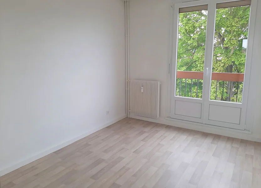 Flat Rue Pasteur in Margny-lès-Compiègne