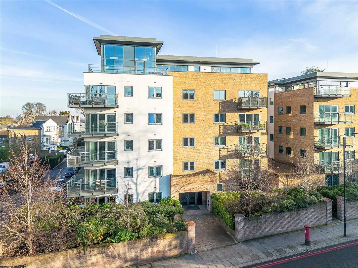 Flat Roehampton Lane in Greater London