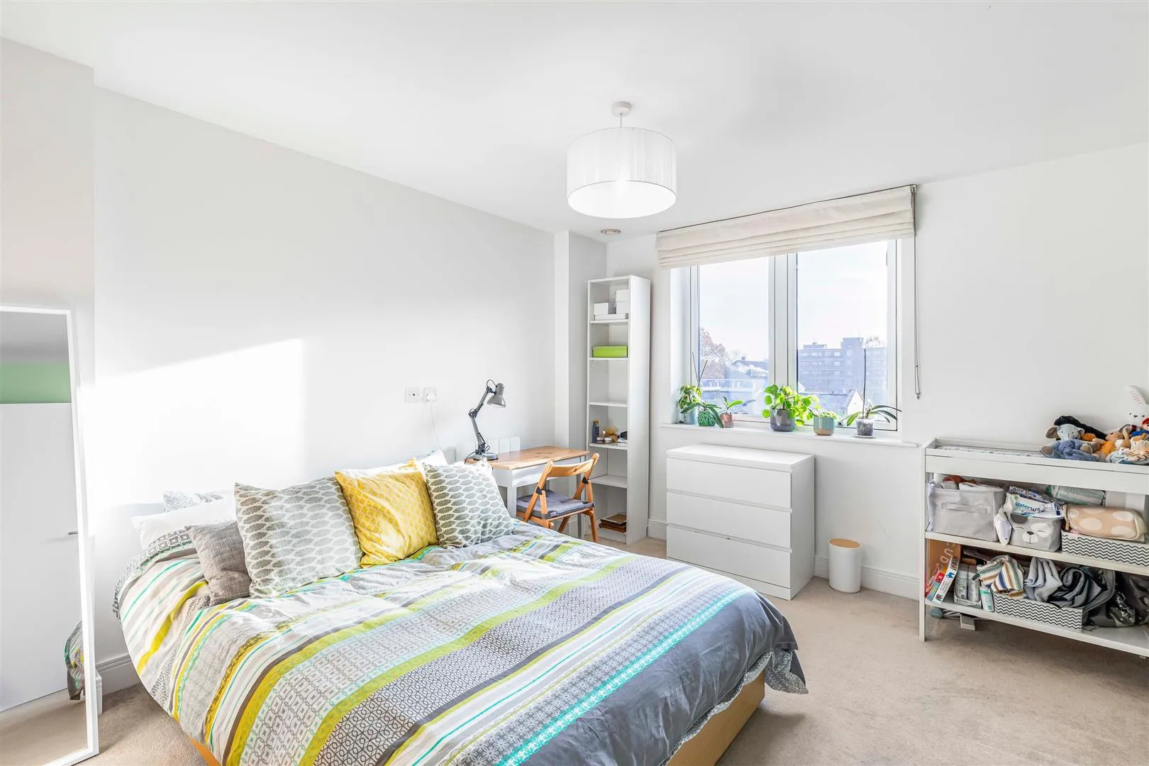 Flat Roehampton Lane in Greater London
